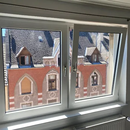 Workation Comfort , Biebrich Centre, Grosse Kueche , Waschmaschine, Viel Platz , Direkte Autobahnanbindung Apartment